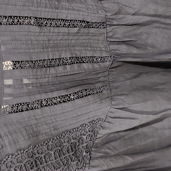 Blouses - Picture 2 of 3